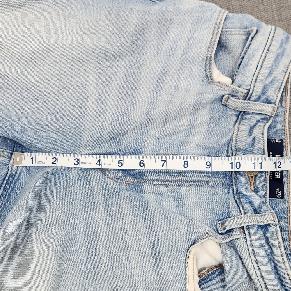 Hollister Ultra High-Rise Dad Light Wash Distressed Style Jeans 27R - Picture 7 of 11